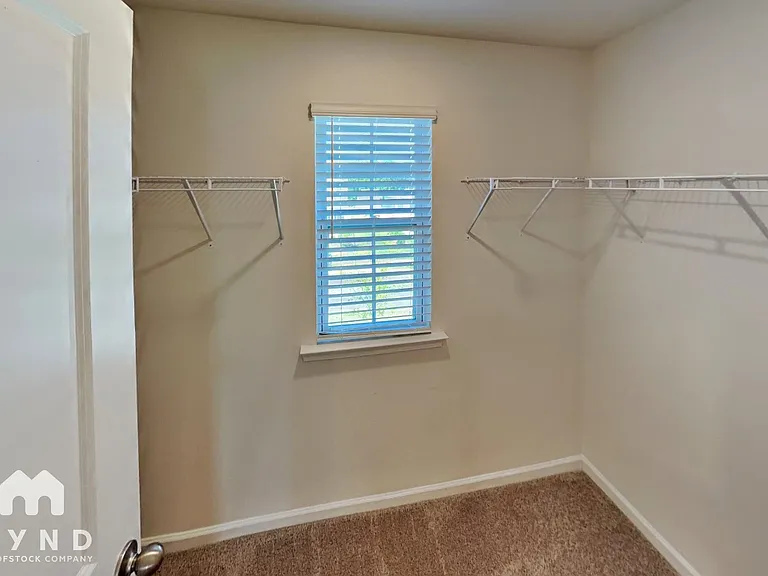 2140 Redstone Dr — Photo 9