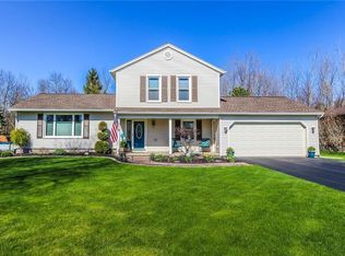 107 Chimney Sweep Ln, Rochester, NY 14612
