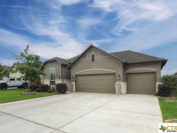 3rd image of 1427 Oaklawn Dr