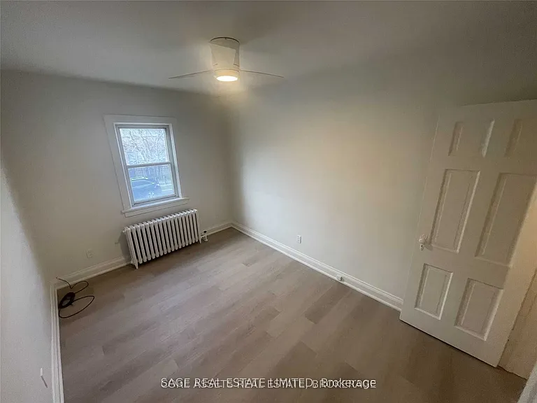 1083 Avenue Rd #4 — Photo 23