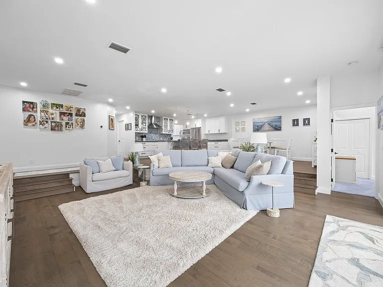 17235 Bay St — Photo 5