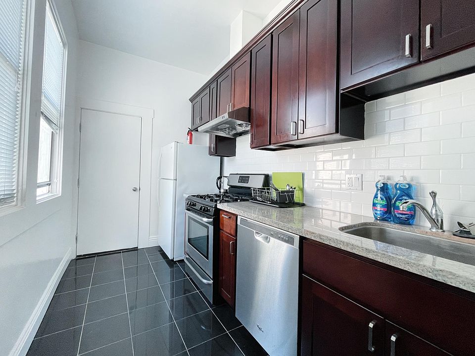 2nd image of 180 Bernard St #88
