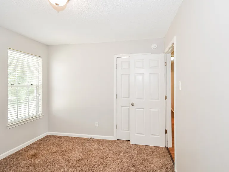 9296 Brooks Dr — Photo 13