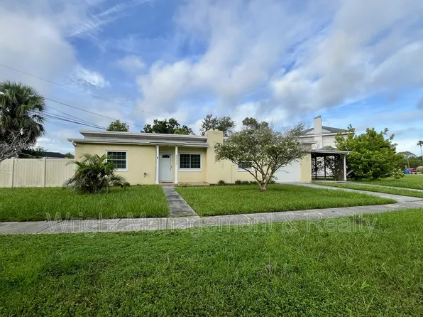 8330 Waverly Rd N, Saint Petersburg, FL 33702