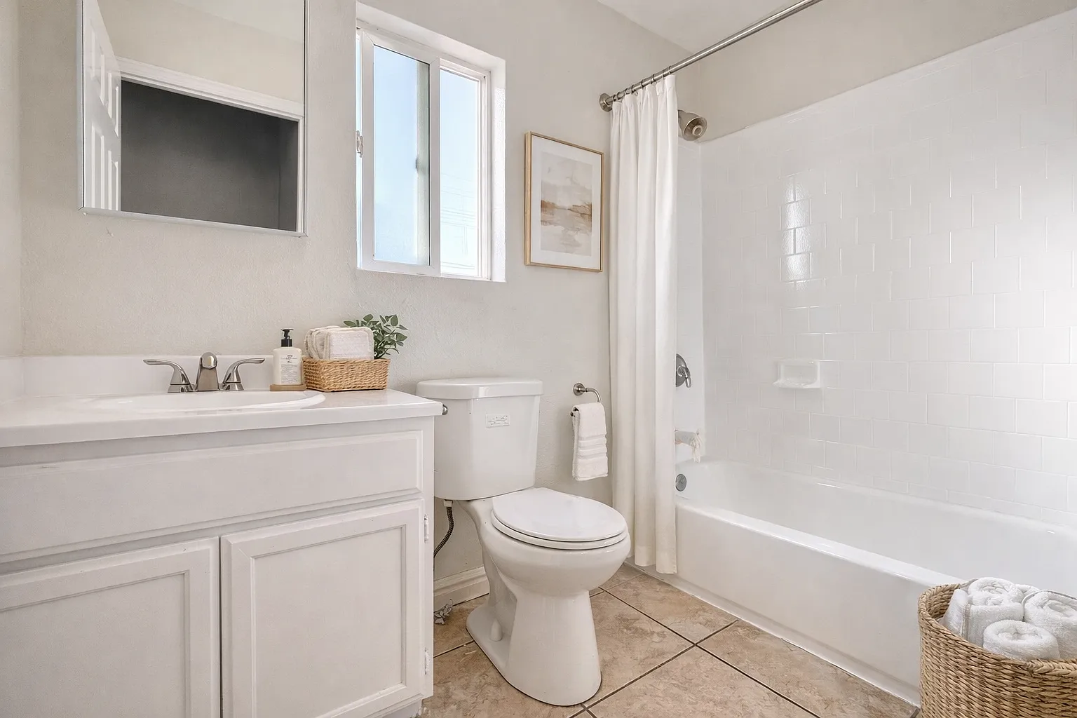 2 bed, $2,785 — Photo 4