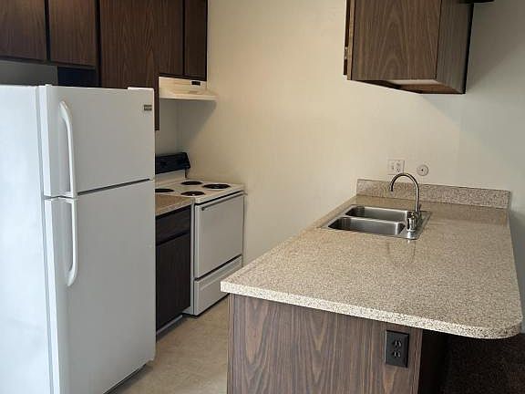 4th image of 1975 Pomona Ave APT 20