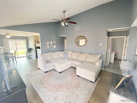 5th image of 236 Hambleton Rd