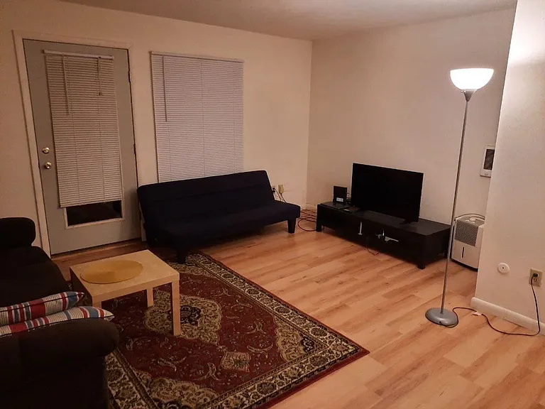 University Park Apartments near Cornell University — Photo 150