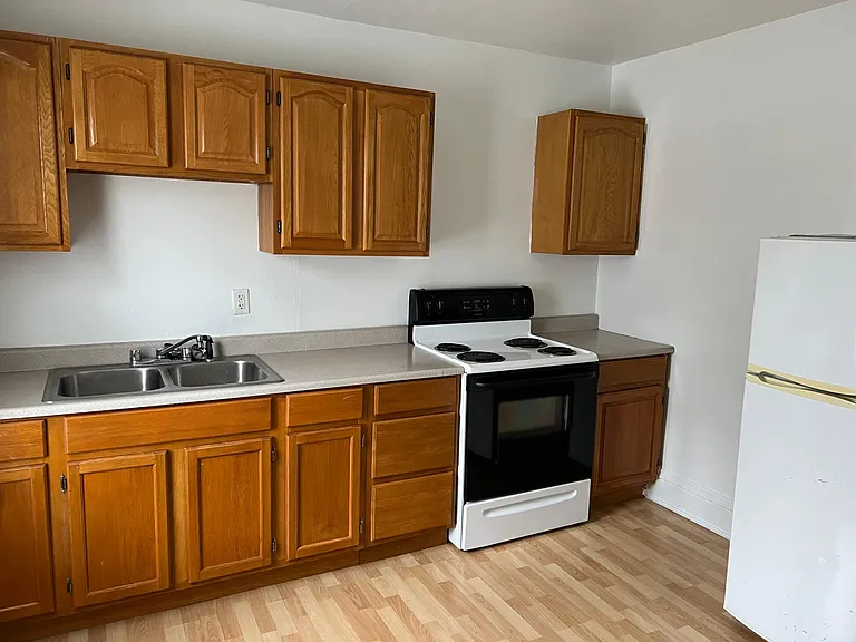 111 N 6th St #2 — Photo 5