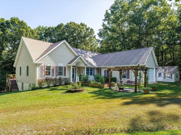 9165 Totier Creek Rd, Scottsville, VA 24590