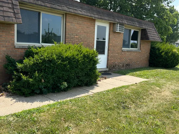 104 Cougar Ln, East Peoria, IL