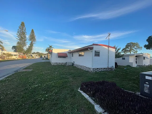 2 bed, 1100 sqft, $1,700 — Photo 2