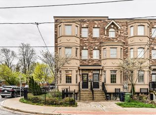 2833 Saint Clair Ave E, Toronto, ON M4B 1N3