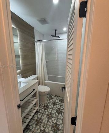 5th image of 9917 SW 221st Ter