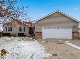 408 6th St SE, State Center, IA 50247