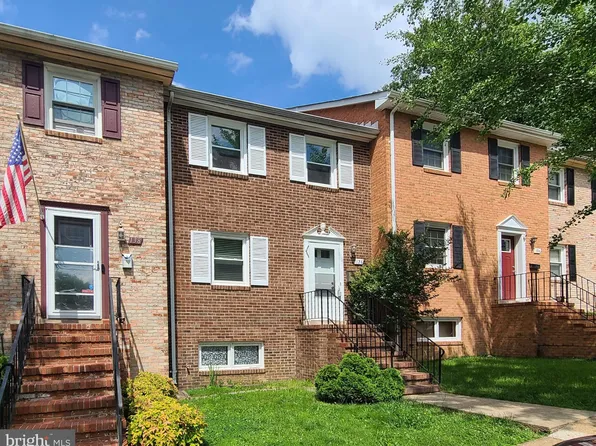 136 Falmouth Dr, Fredericksburg, VA 22405