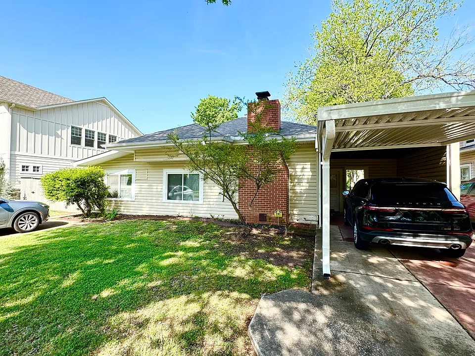 443 College Ave