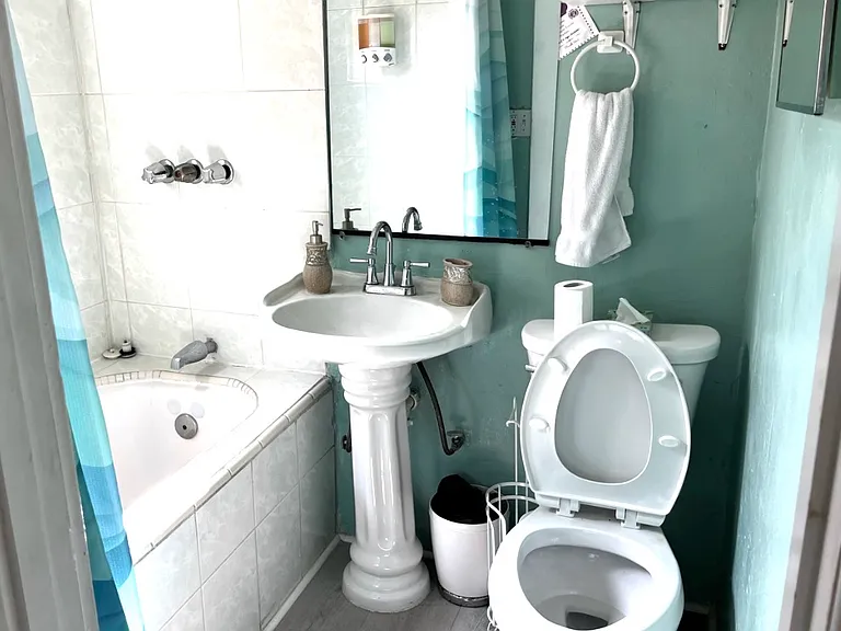 1050 Hyperion Ave #1052 — Photo 9
