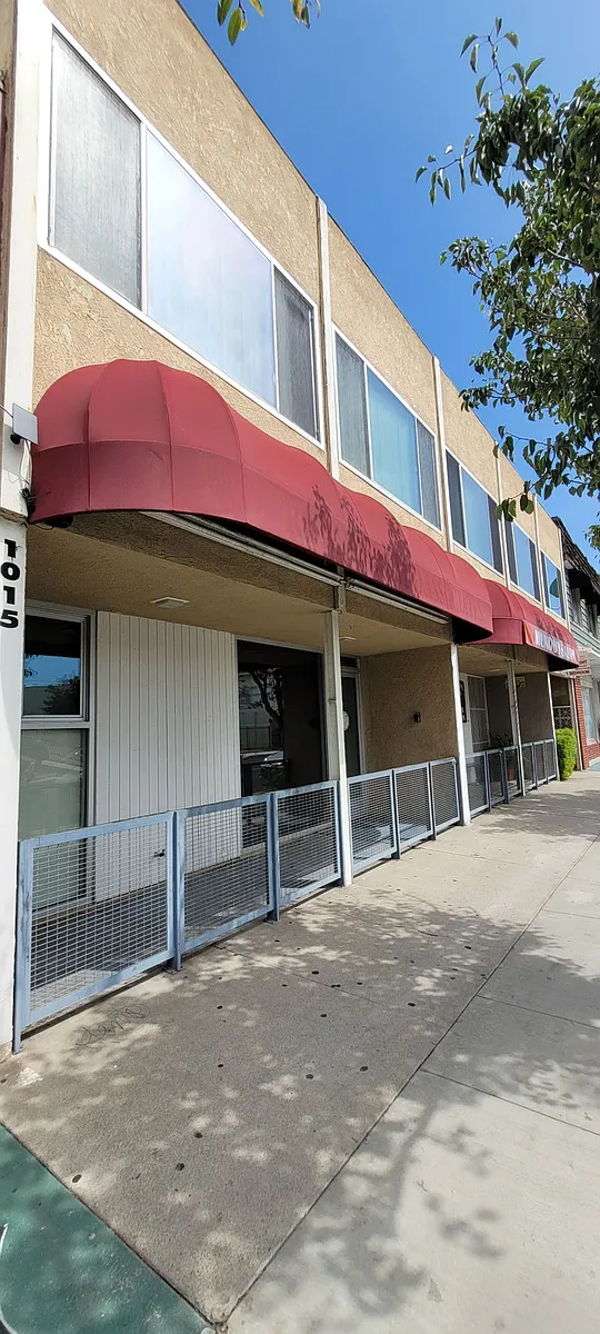 Building Photo - 1015 E 4th St #21