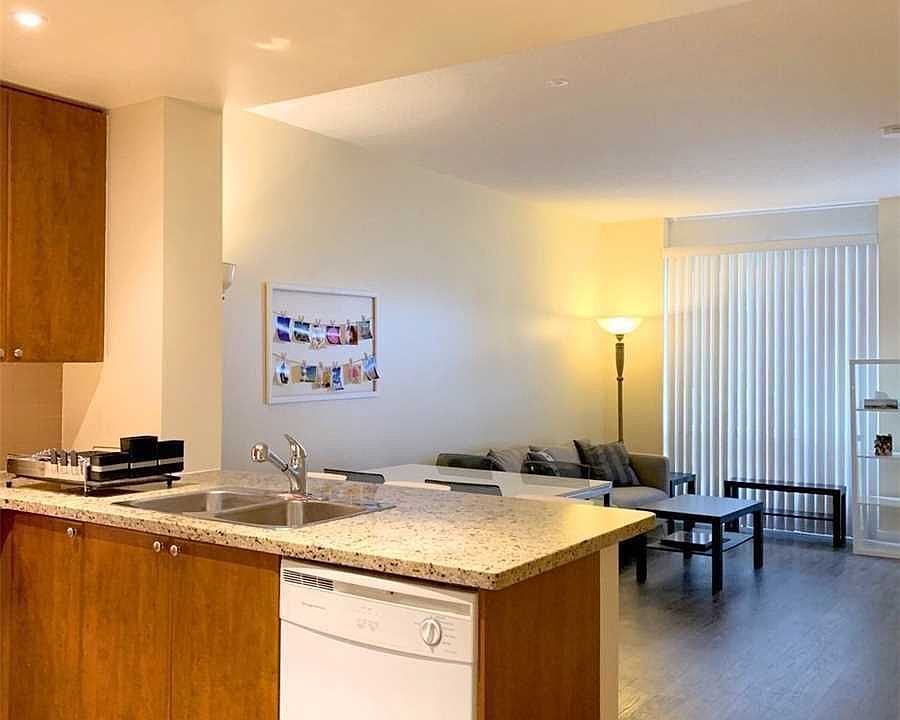 1st image of 85 Bloor St E #908
