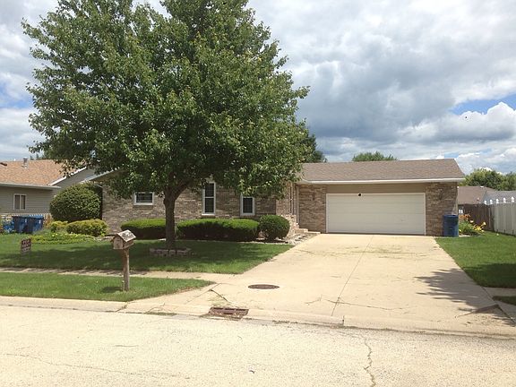 2nd image of 604 N Monroe Ave