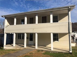 405 3rd St W, Madison, WV 25130