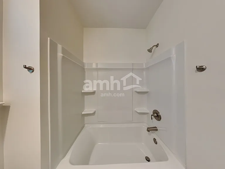 2112 Williamshire Ln — Photo 26