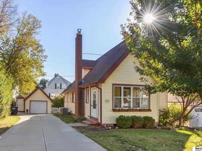 5817 Poppleton Ave, Omaha, NE, 68106