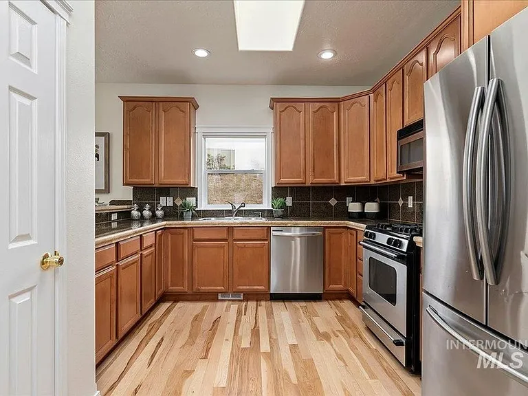806 S Gray Eagle Way — Photo 7