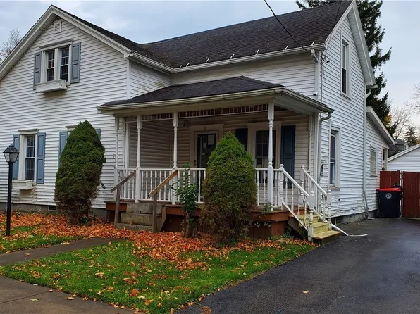 23 Lombardy St, Lancaster, NY 14086