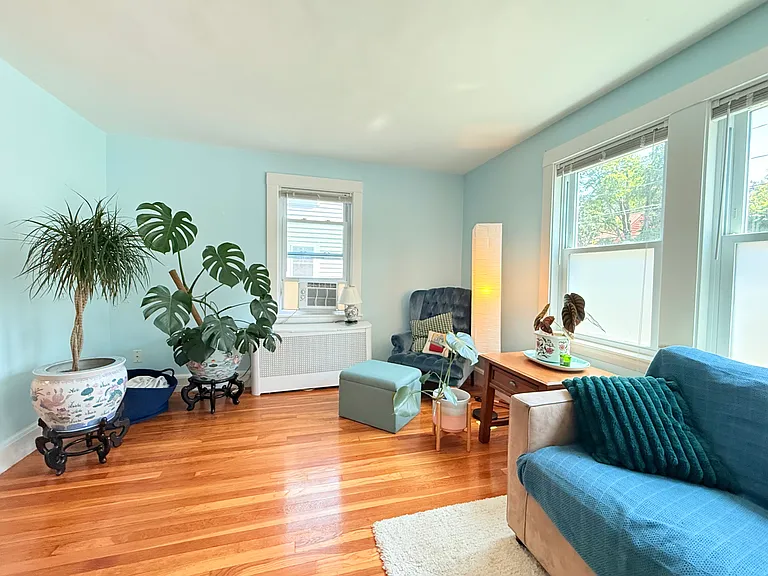 139 Oakdale Rd — Photo 4