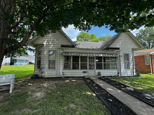 507 W South St, Pickneyville, IL 62274