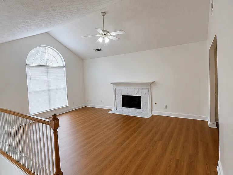120 Oak Vista Ct — Photo 4