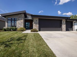 1217 Juniper Ln, Lawrence, KS 66049