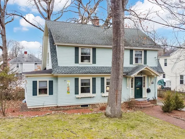 30 Wexford St, Springfield, MA 01118