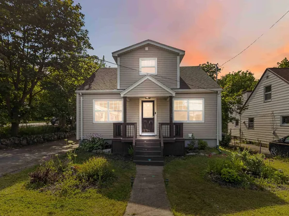 107 Herring Cove Rd, Halifax, NS B3P 1K5
