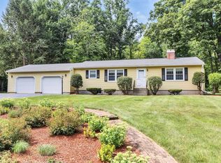 20 Forest Dr, Bedford, NH 03110