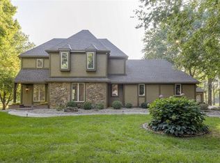 16317 Glenwood St, Stilwell, KS 66085