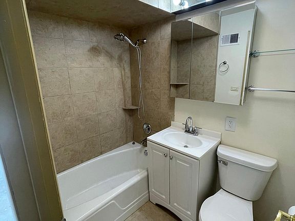 3rd image of 3169 W 115th St APT 3S