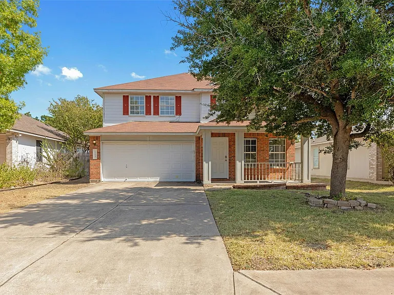 113 Matthew Dr — Photo 3