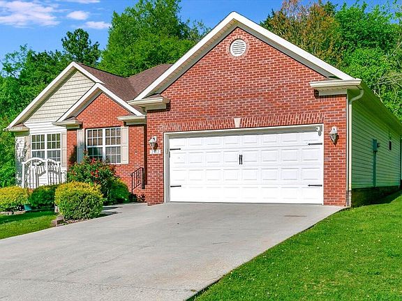 3rd image of 2922 Holliday Dr NW