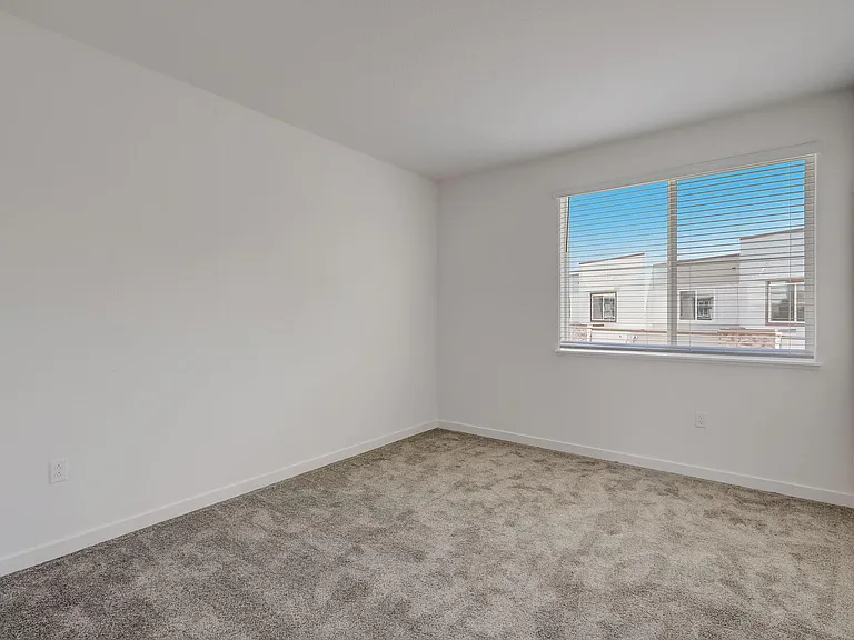Estaire Luxury Townhomes — Photo 30