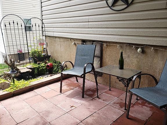 5th image of 929 Highland Ave SE