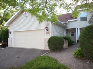 10019 Cove Dr #1, Minnetonka, MN 55305