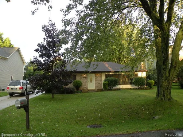 3767 Alida Ave, Rochester Hills, MI 48309