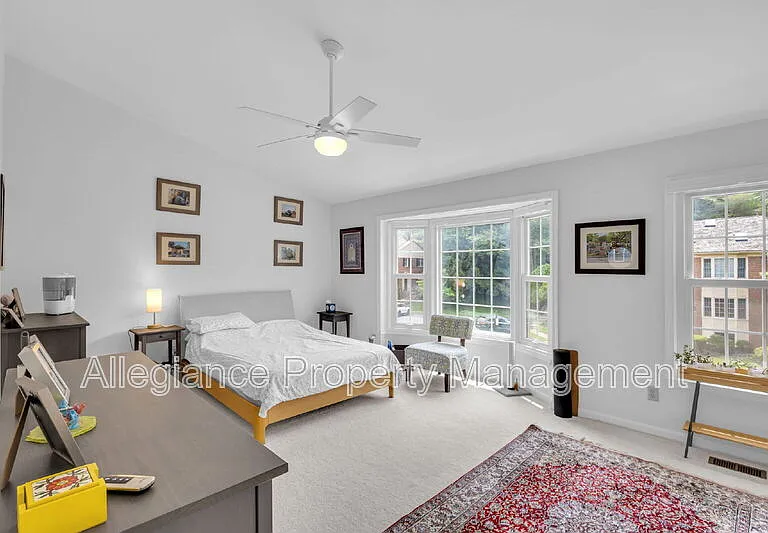 6861 Williamsburg Pond Ct — Photo 16
