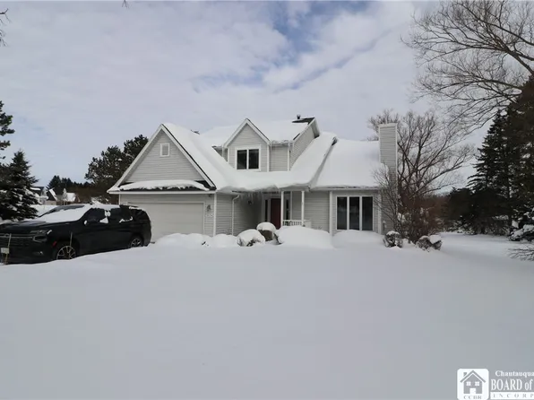 1524 Sweet Rd, East Aurora, NY 14052