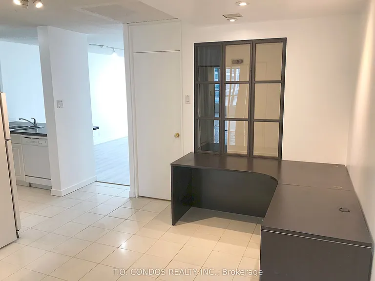 92 King St E #1402 — Photo 6