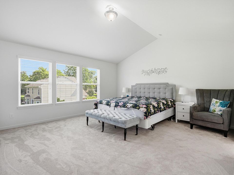 21222 Laurelwood Ct, photo 18