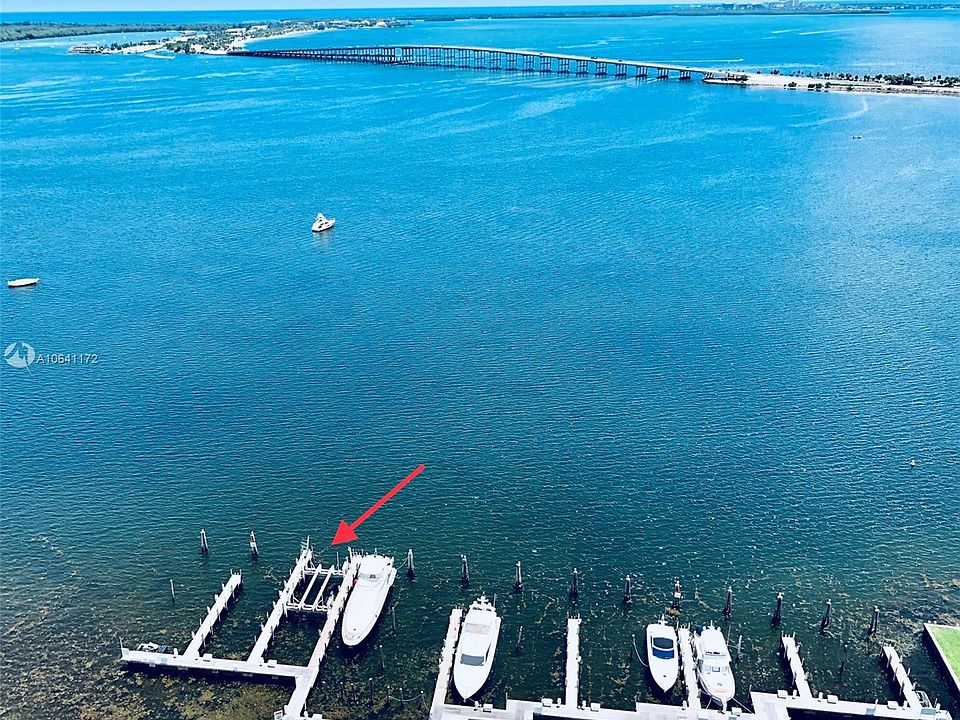 Santa Maria #12 with Boat Lift